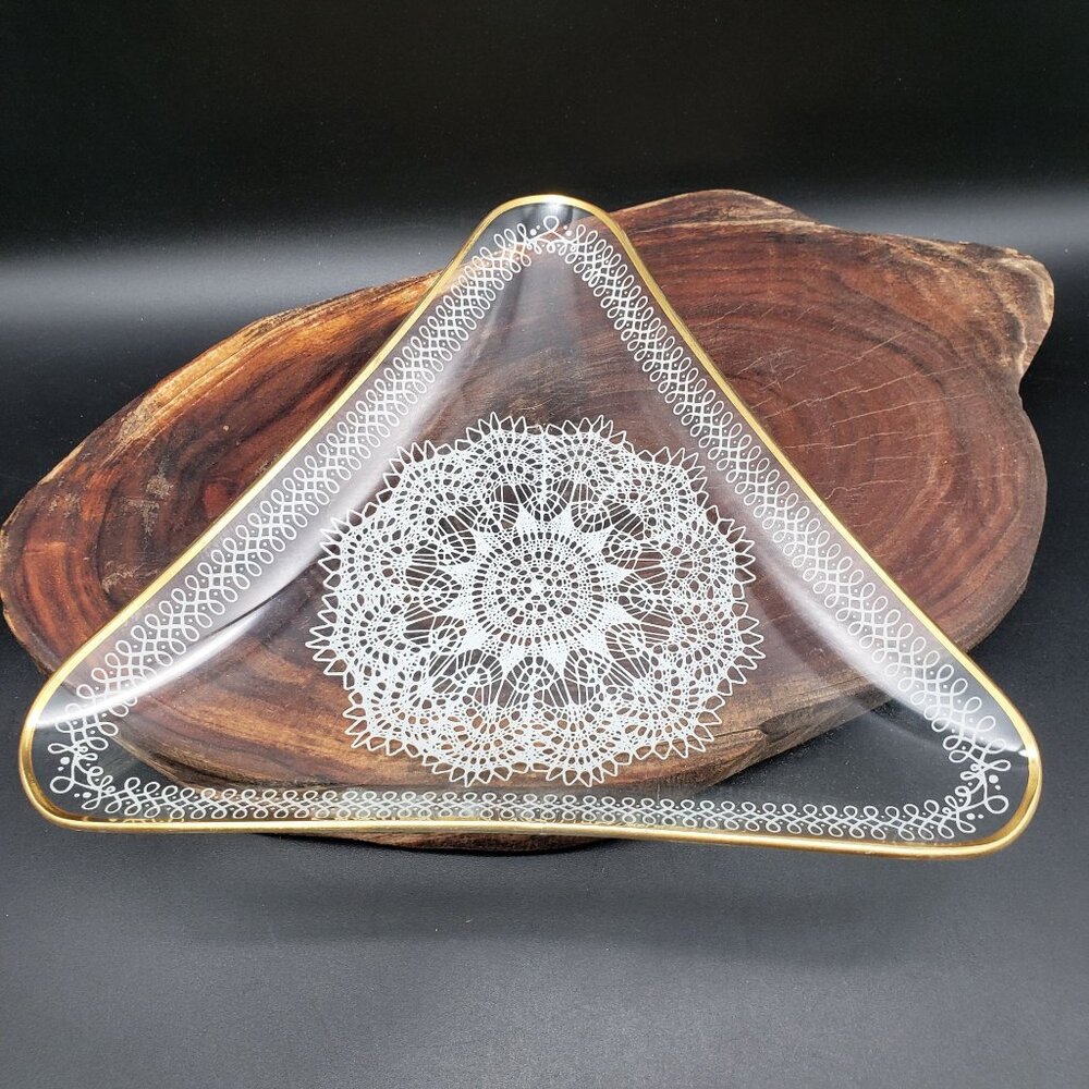 Crystal Clear Industries White Lace Triangle Plate 9” Gold Trim Vintage